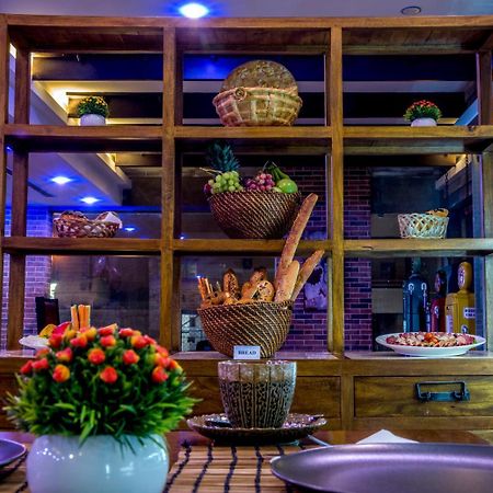 Flowery Holiday Suites Koeweit Buitenkant foto