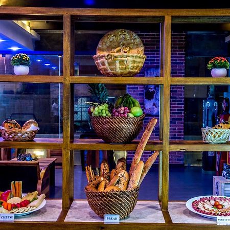 Flowery Holiday Suites Koeweit Buitenkant foto
