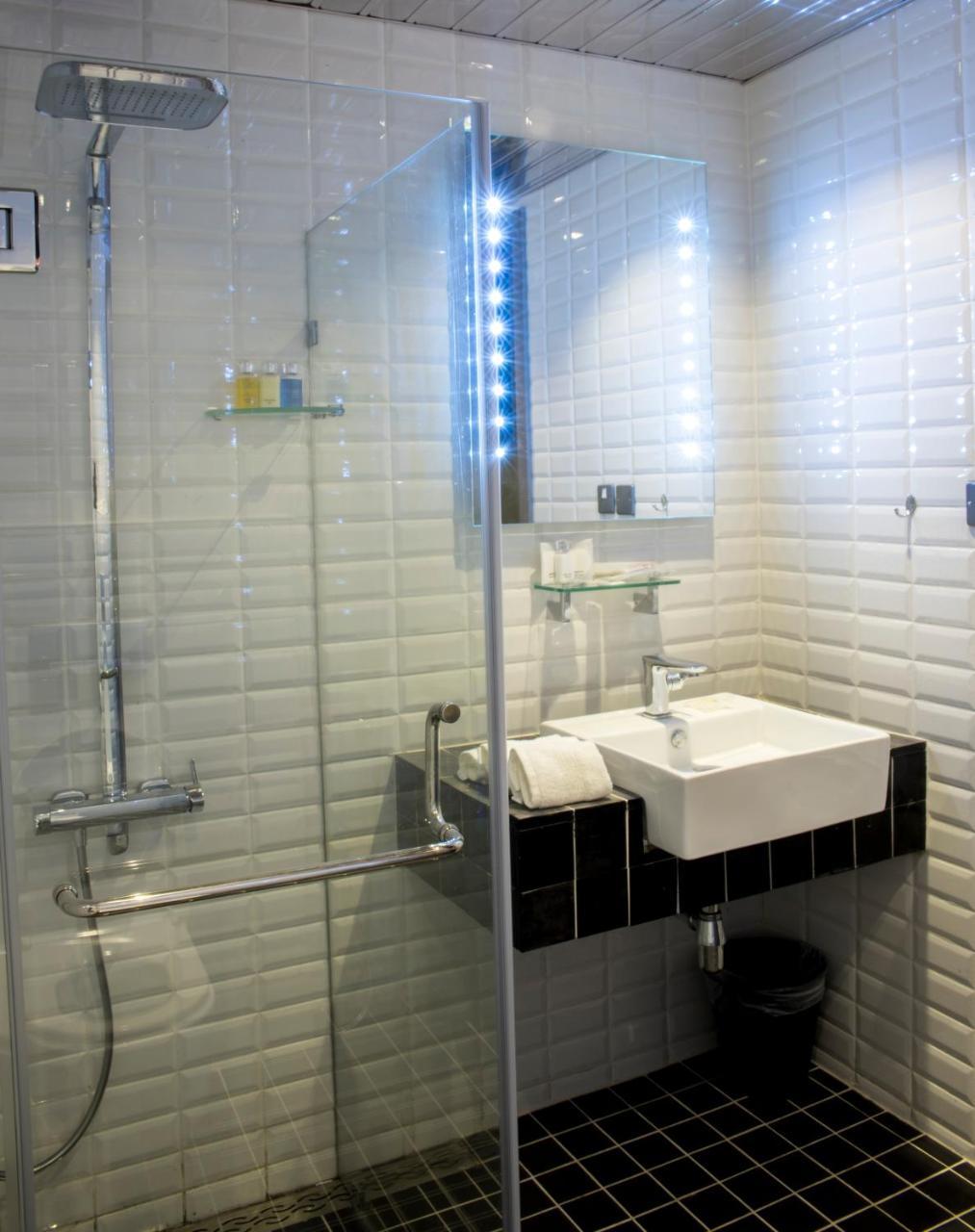 Flowery Holiday Suites Koeweit Buitenkant foto