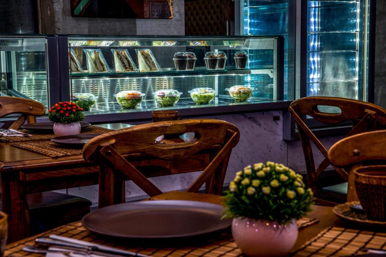 Flowery Holiday Suites Koeweit Buitenkant foto