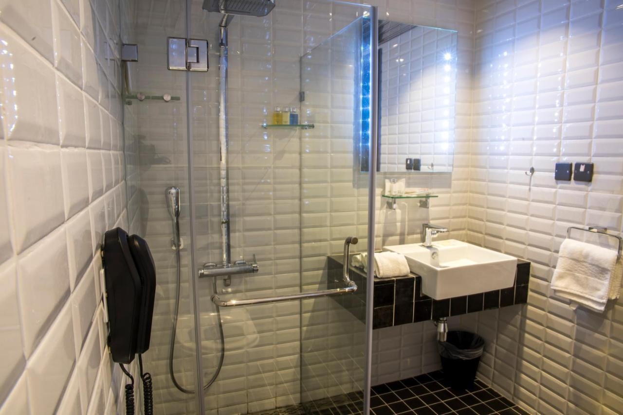 Flowery Holiday Suites Koeweit Buitenkant foto
